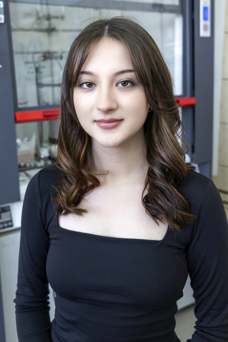 angelika_hess.jpg